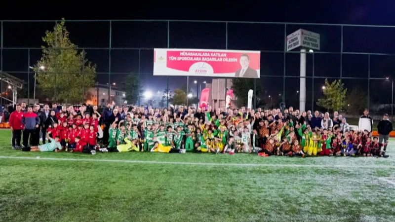 Osmangazi’de Cumhuriyetin ışığı sporla birleşti