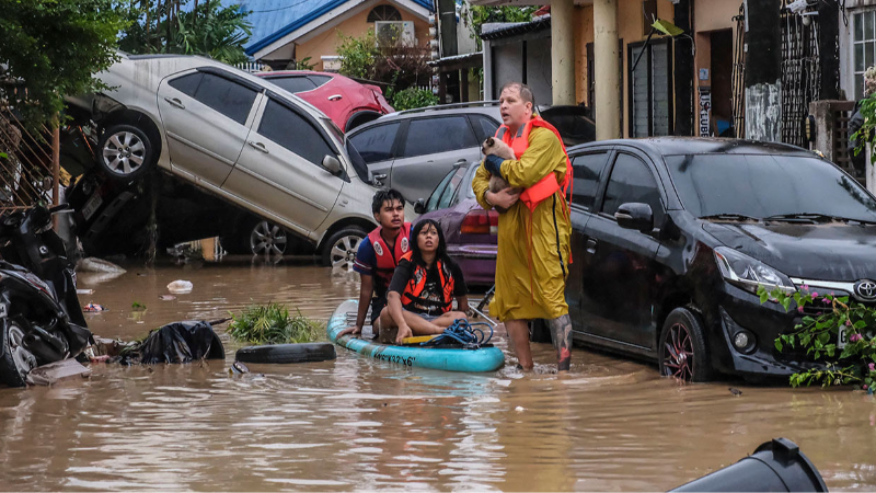 Filipinler'i Kalmaegi Tayfunu vurdu: 2 ölü