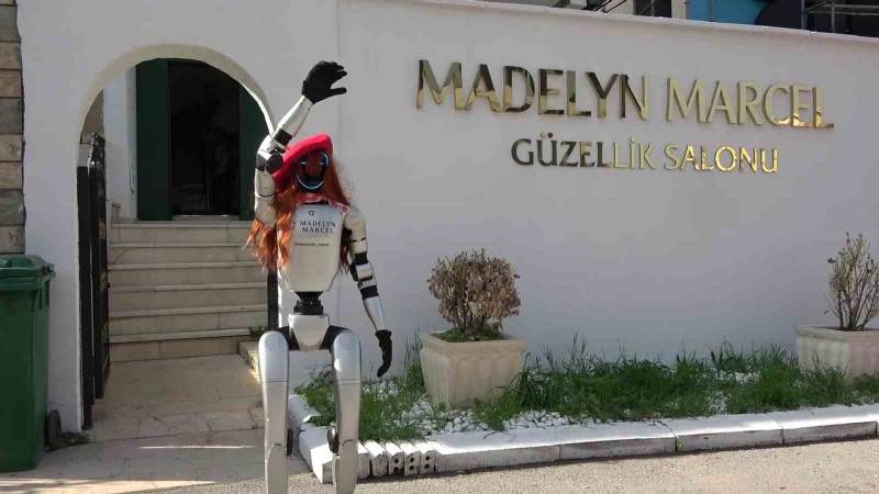 Güzellik merkezinde robot işçi