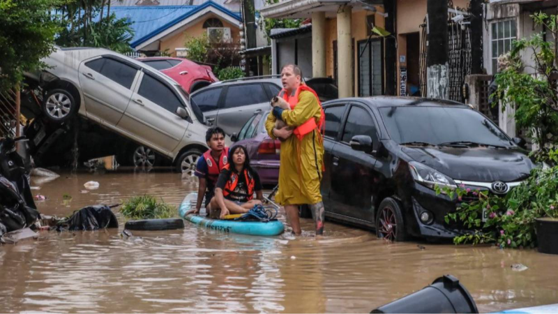Filipinler'de süper tayfun alarmı