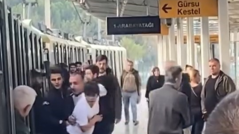Metroda koltuk tartışması