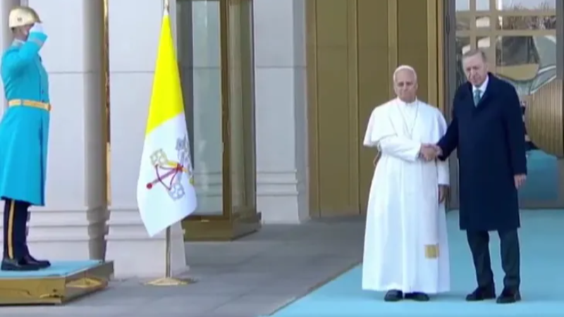 Papa 14. Leo ilk yurt dışı ziyareti kapsamında Türkiye'de