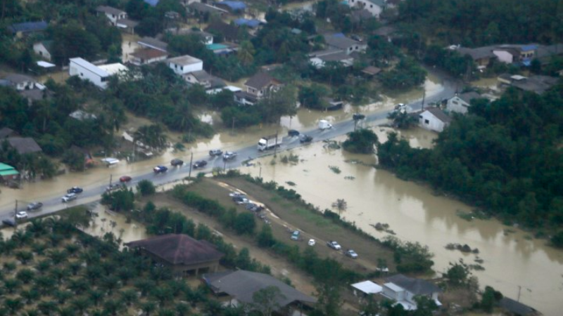 Güney Asya’daki sel felaketinde ölü sayısı 295’e yükseldi