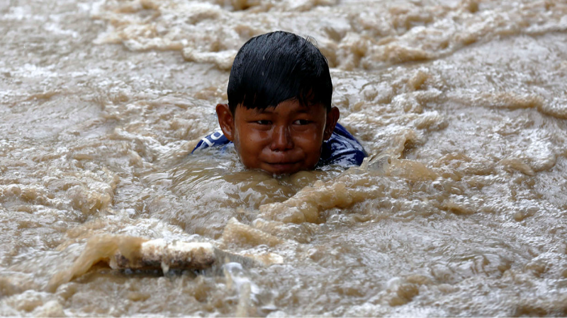 Endonezya'daki selde can kaybı 753'e yükseldi