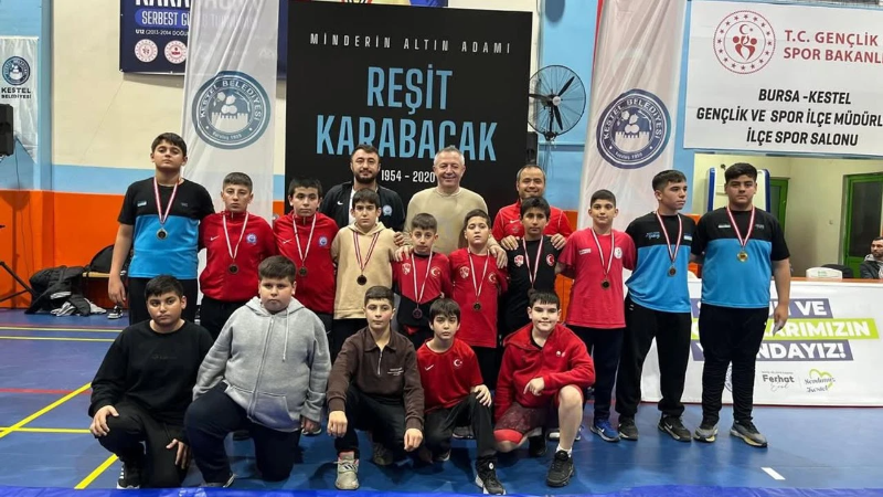 Yıldırım Belediyespor güreşte 14 madalyayla Türkiye sahnesinde