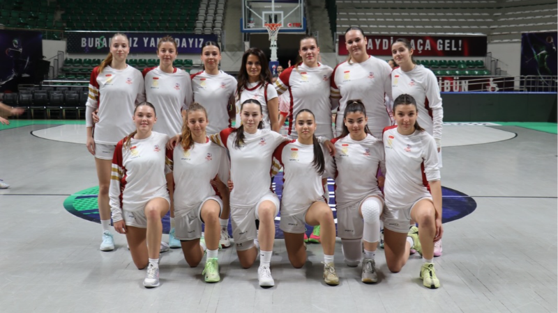 YASAV Uludağ Atletik parkede