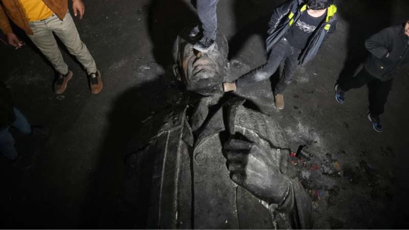 Suriye devriminin üzerinden 1 yıl geçti