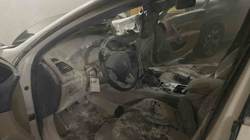 Bursa’da kapalı otoparkta yanan otomobil paniğe neden oldu