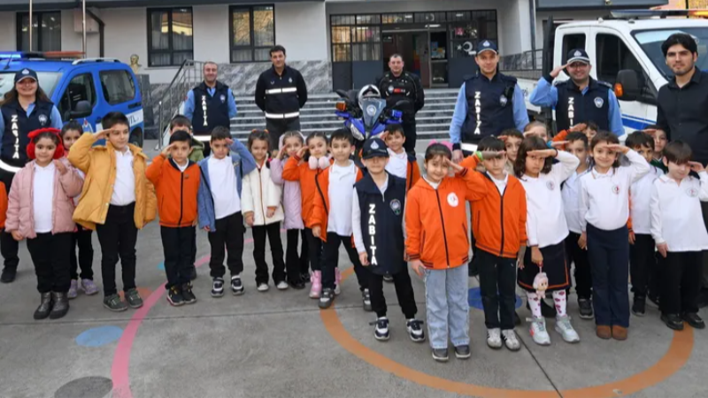 Osmangazi’de minikler zabıtanın görevlerini öğrendi