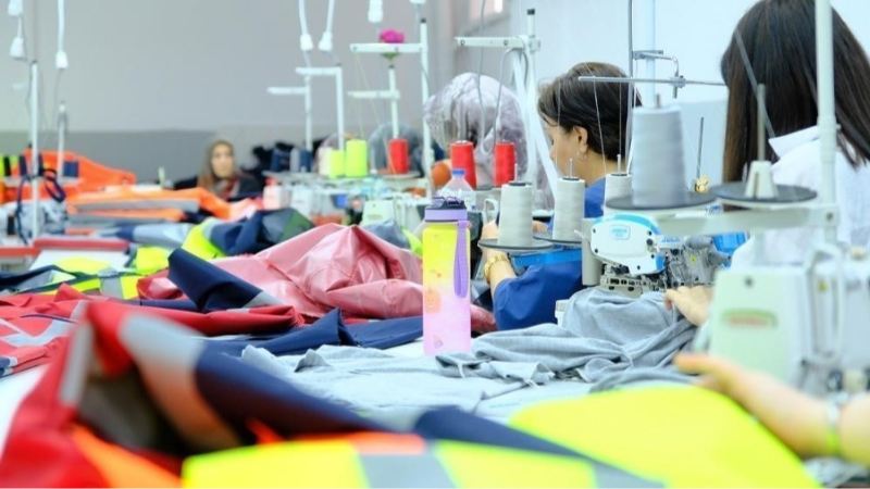 Ücretli çalışan sayısı yıllık yüzde 1,0 arttı