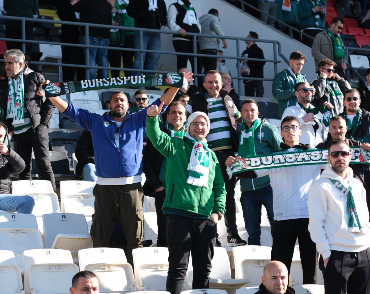 (FOTO GALERİ) Bursaspor'un Somaspor Deplasmanından Taraftar Fotoğrafları