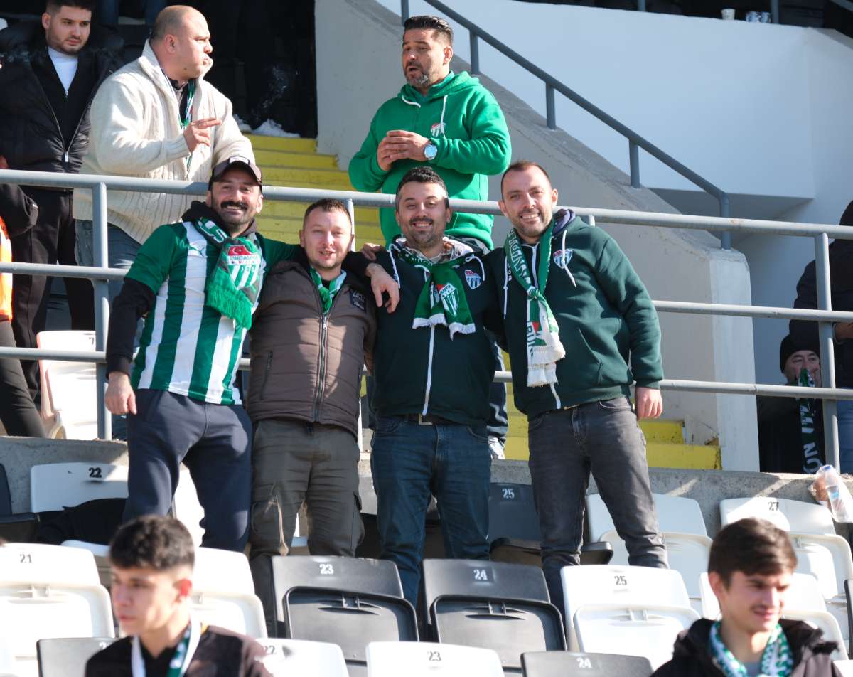 (FOTO GALERİ) Bursaspor'un Somaspor Deplasmanından Taraftar Fotoğrafları