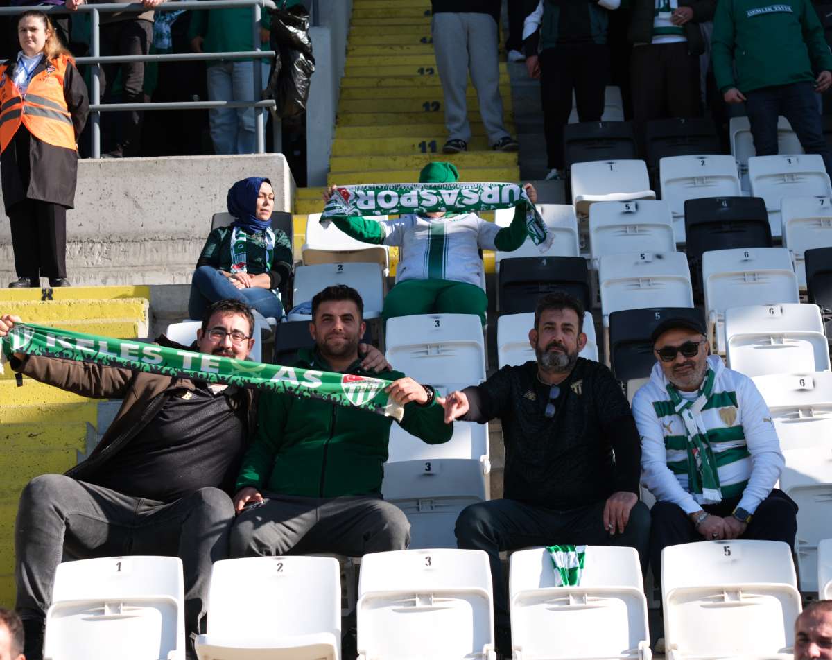 (FOTO GALERİ) Bursaspor'un Somaspor Deplasmanından Taraftar Fotoğrafları