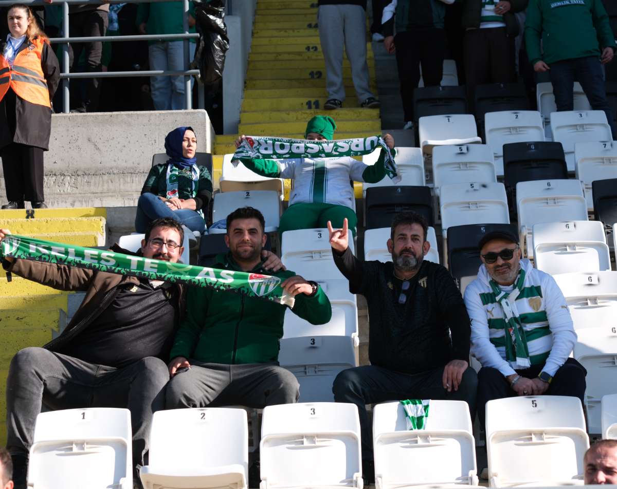 (FOTO GALERİ) Bursaspor'un Somaspor Deplasmanından Taraftar Fotoğrafları