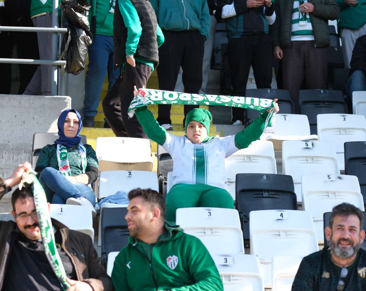 (FOTO GALERİ) Bursaspor'un Somaspor Deplasmanından Taraftar Fotoğrafları