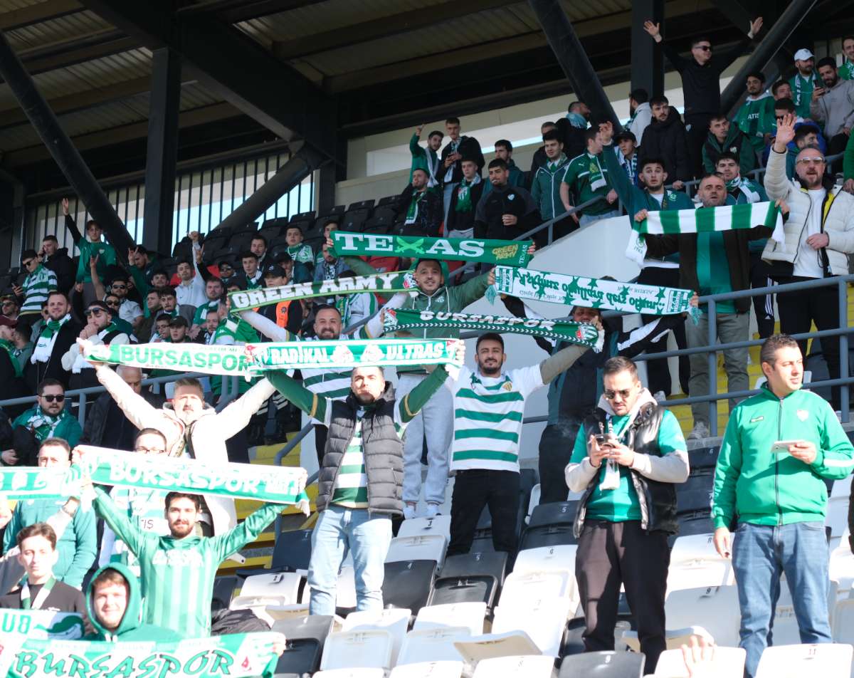 (FOTO GALERİ) Bursaspor'un Somaspor Deplasmanından Taraftar Fotoğrafları