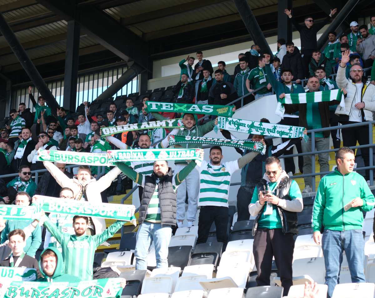 (FOTO GALERİ) Bursaspor'un Somaspor Deplasmanından Taraftar Fotoğrafları