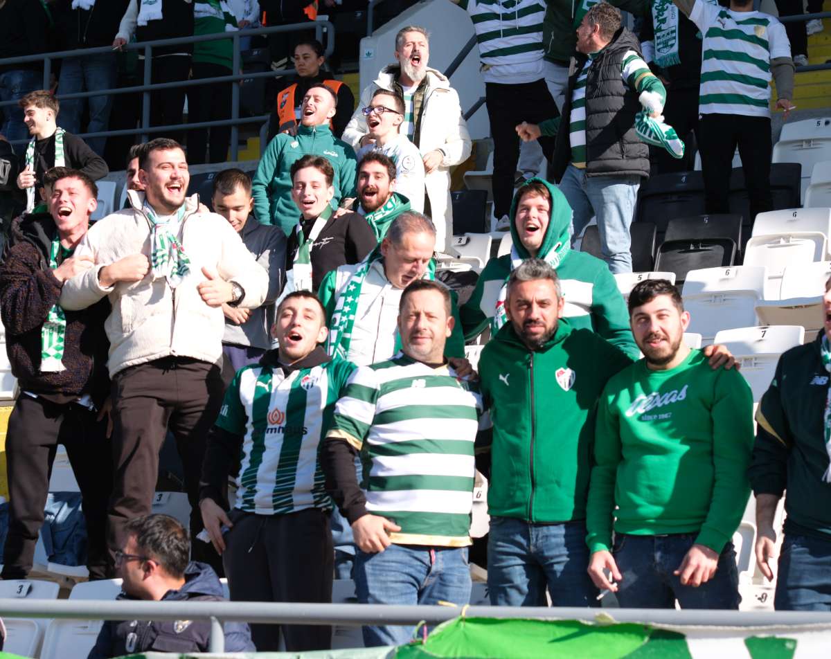(FOTO GALERİ) Bursaspor'un Somaspor Deplasmanından Taraftar Fotoğrafları