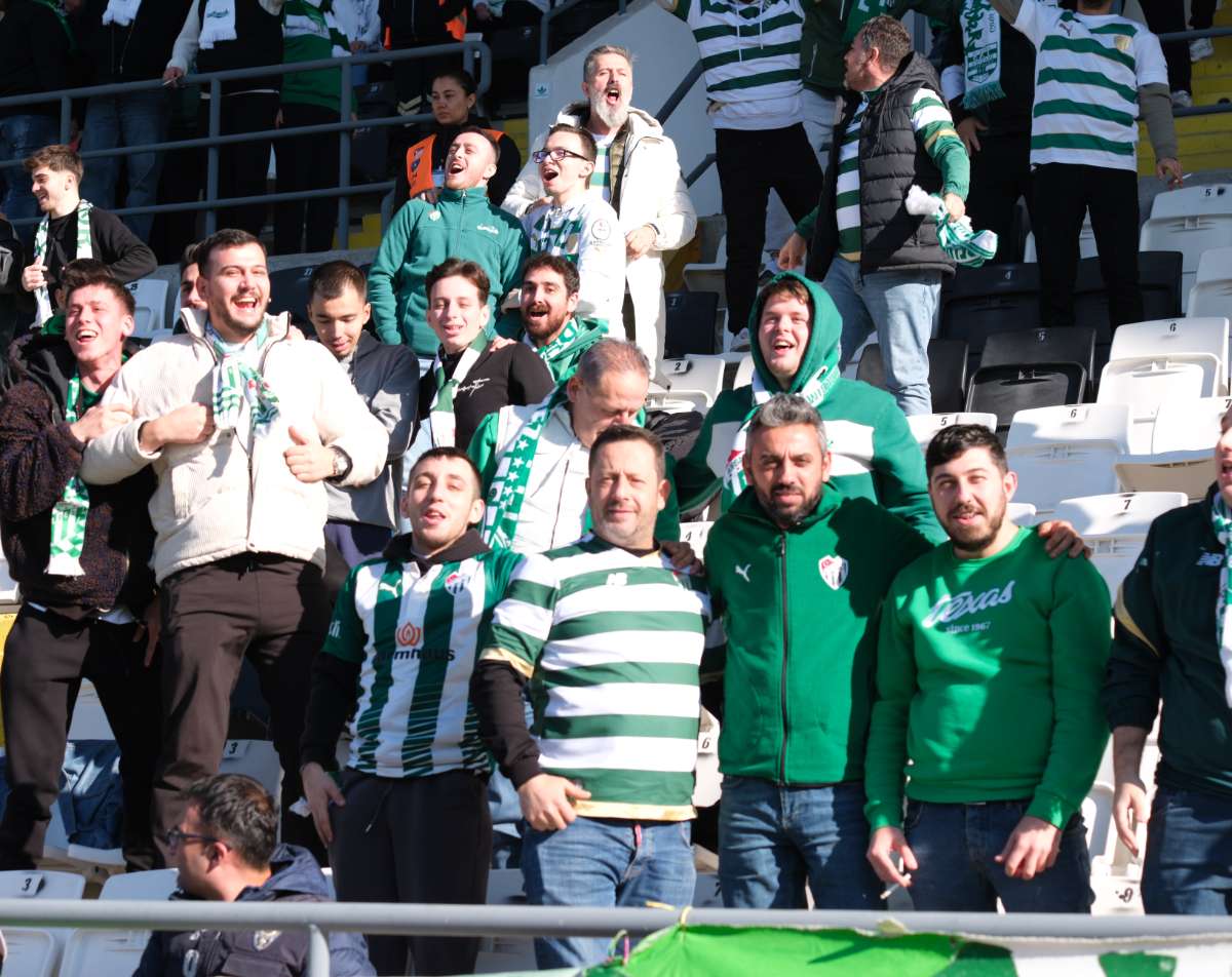 (FOTO GALERİ) Bursaspor'un Somaspor Deplasmanından Taraftar Fotoğrafları