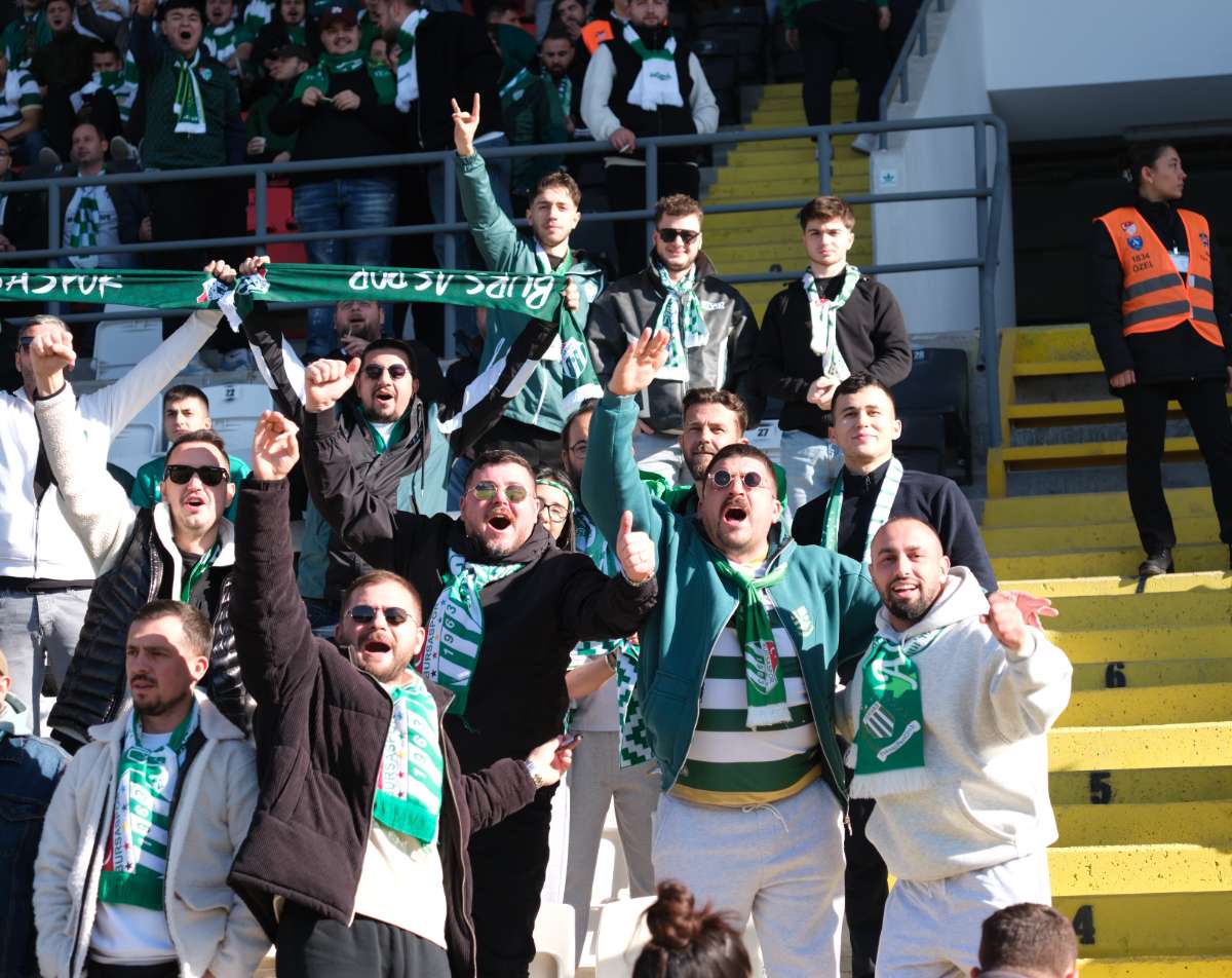 (FOTO GALERİ) Bursaspor'un Somaspor Deplasmanından Taraftar Fotoğrafları