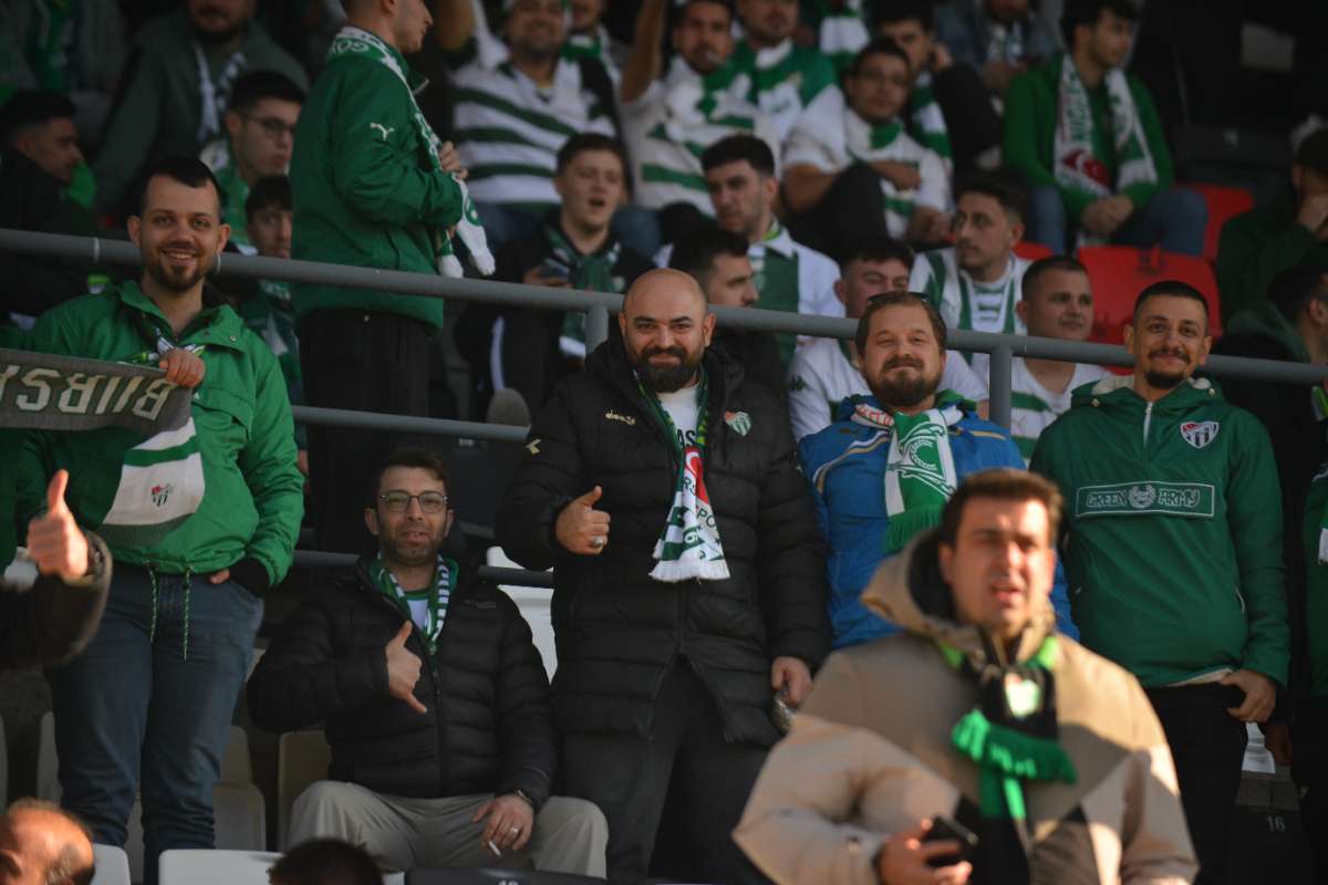 (FOTO GALERİ) Bursaspor'un Somaspor Deplasmanından Taraftar Fotoğrafları