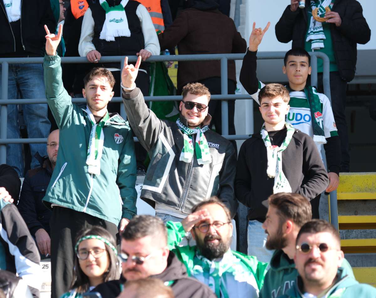 (FOTO GALERİ) Bursaspor'un Somaspor Deplasmanından Taraftar Fotoğrafları
