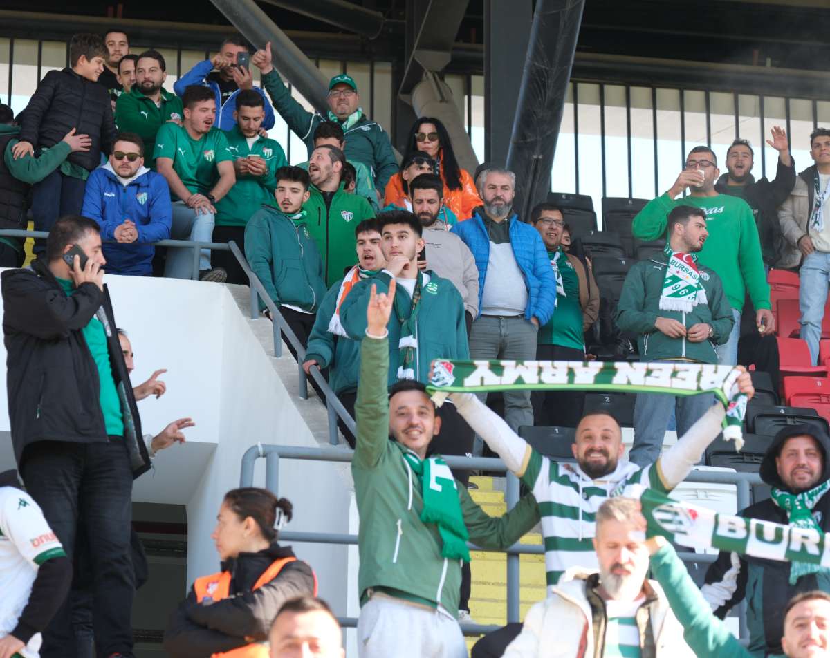 (FOTO GALERİ) Bursaspor'un Somaspor Deplasmanından Taraftar Fotoğrafları