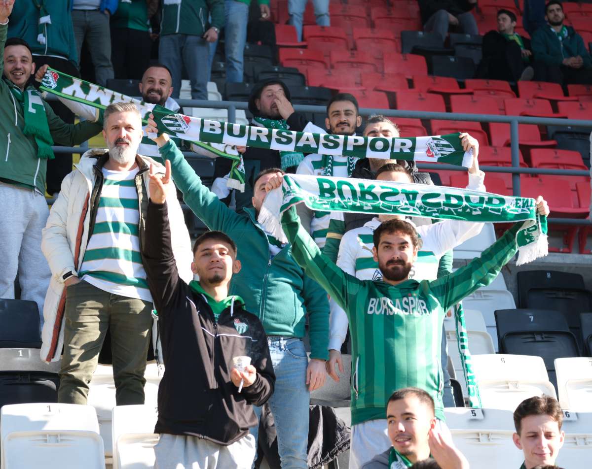(FOTO GALERİ) Bursaspor'un Somaspor Deplasmanından Taraftar Fotoğrafları