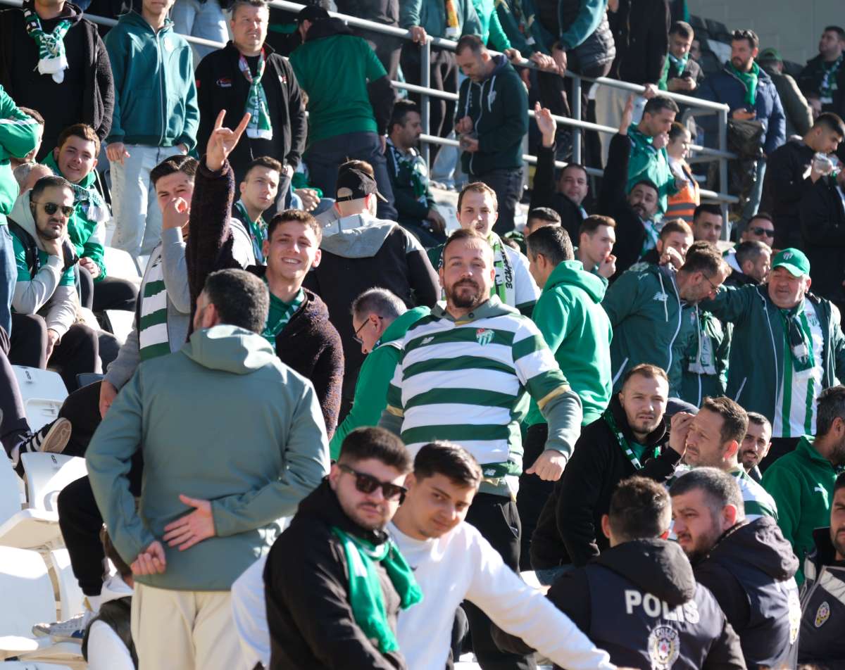 (FOTO GALERİ) Bursaspor'un Somaspor Deplasmanından Taraftar Fotoğrafları