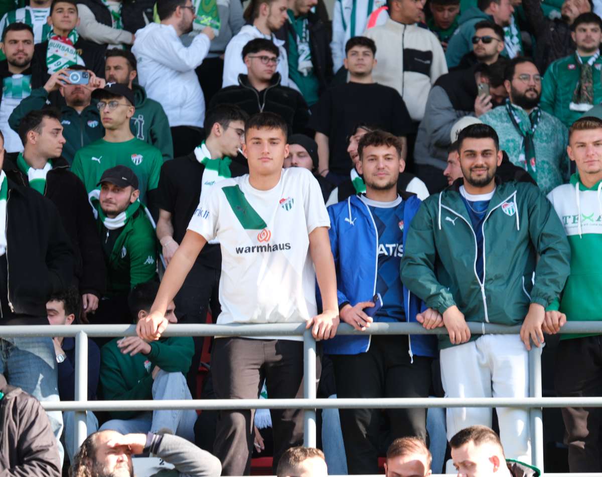 (FOTO GALERİ) Bursaspor'un Somaspor Deplasmanından Taraftar Fotoğrafları