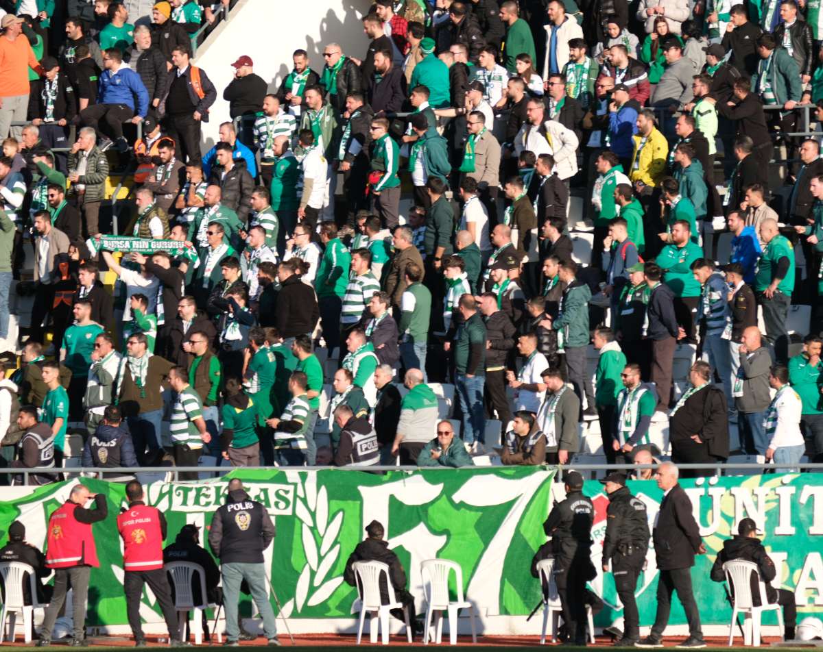 (FOTO GALERİ) Bursaspor'un Somaspor Deplasmanından Taraftar Fotoğrafları