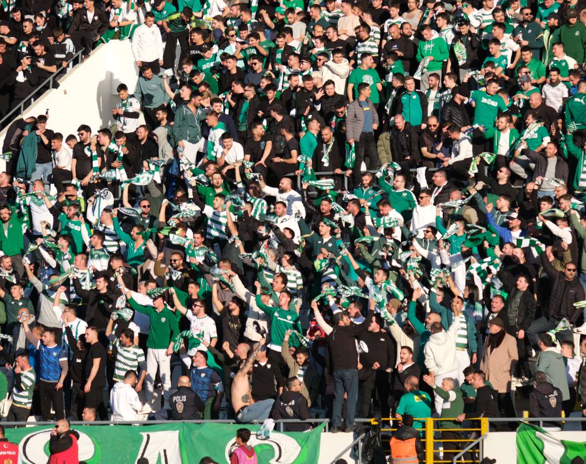 (FOTO GALERİ) Bursaspor'un Somaspor Deplasmanından Taraftar Fotoğrafları