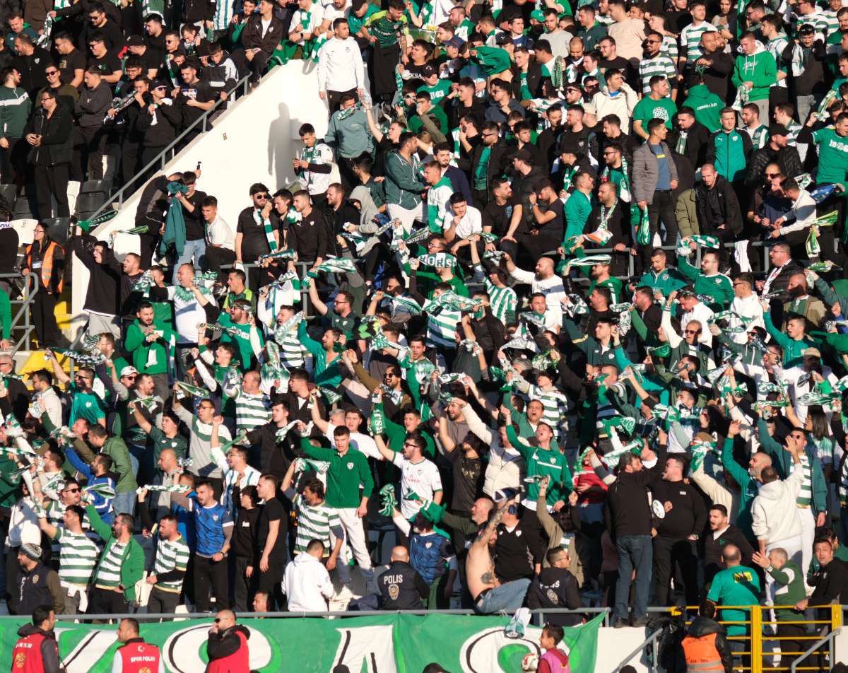 (FOTO GALERİ) Bursaspor'un Somaspor Deplasmanından Taraftar Fotoğrafları