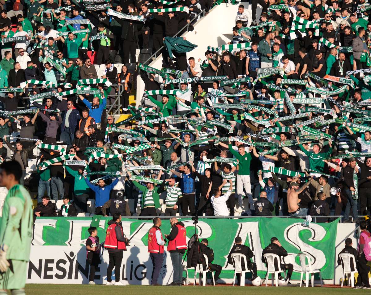 (FOTO GALERİ) Bursaspor'un Somaspor Deplasmanından Taraftar Fotoğrafları