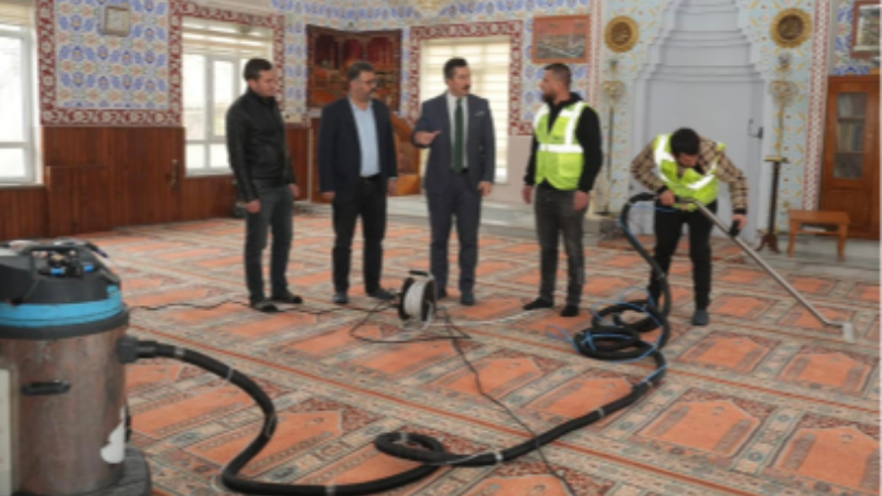 Yenişehir'de camiler üç aylara hazırlanıyor