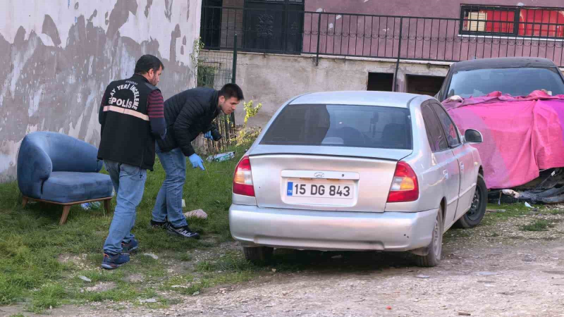 Emanet ettiği aracın, kurşunlandığını görünce şok geçirdi
