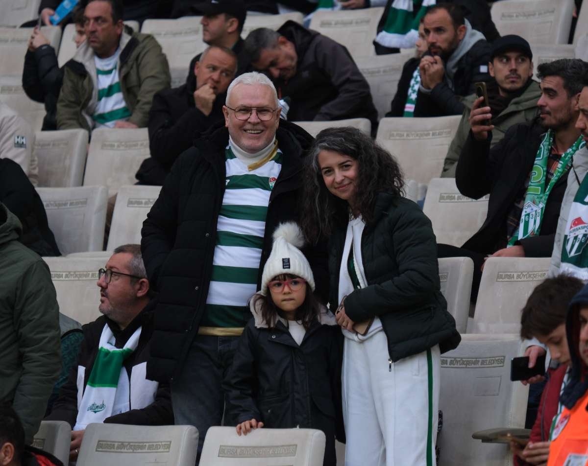 (FOTO GALERİ)Bursaspor-Aliağa FK maçından taraftar fotoğrafları