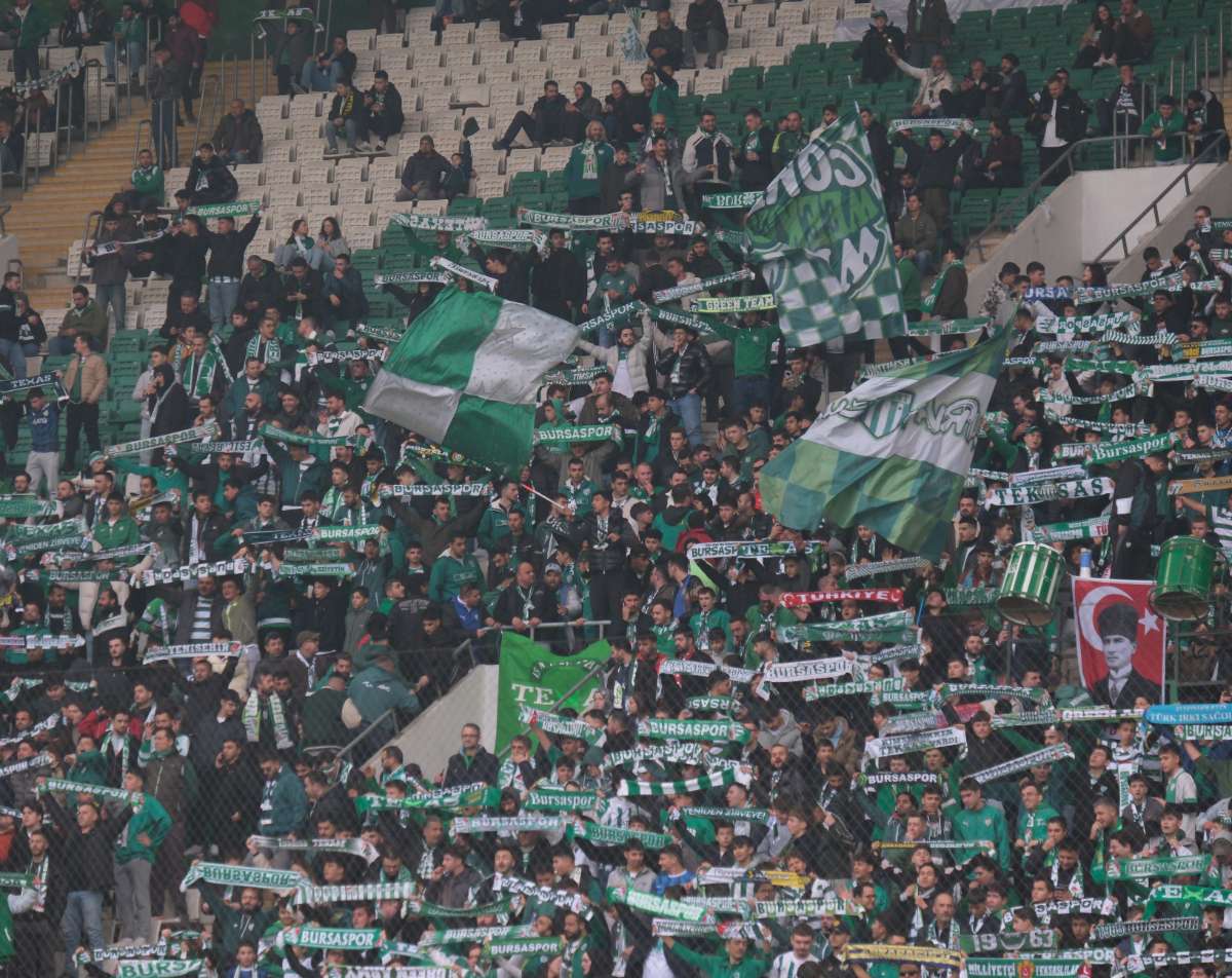 (FOTO GALERİ)Bursaspor-Aliağa FK maçından taraftar fotoğrafları