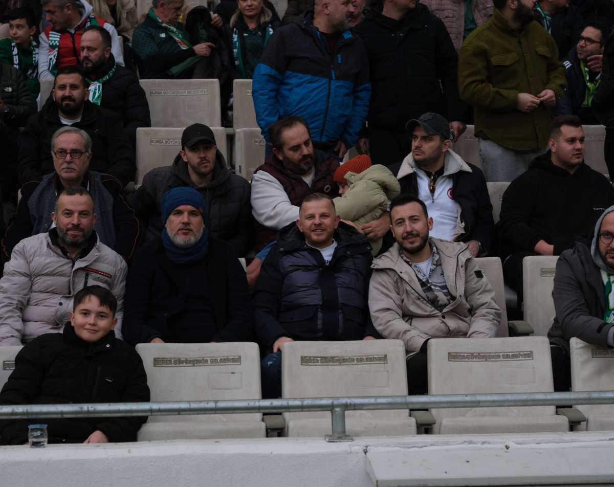 (FOTO GALERİ)Bursaspor-Aliağa FK maçından taraftar fotoğrafları