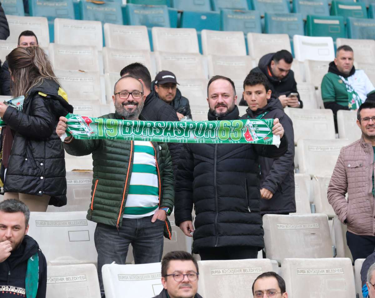 (FOTO GALERİ)Bursaspor-Aliağa FK maçından taraftar fotoğrafları