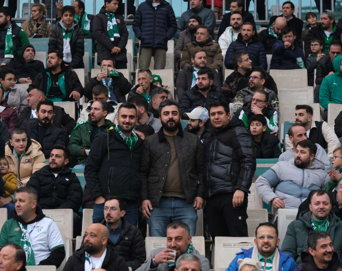 (FOTO GALERİ)Bursaspor-Aliağa FK maçından taraftar fotoğrafları