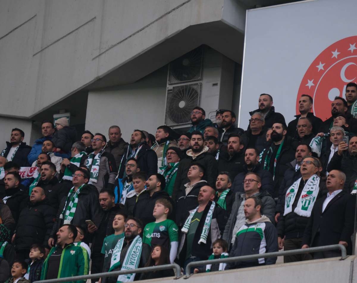 (FOTO GALERİ)Bursaspor-Aliağa FK maçından taraftar fotoğrafları