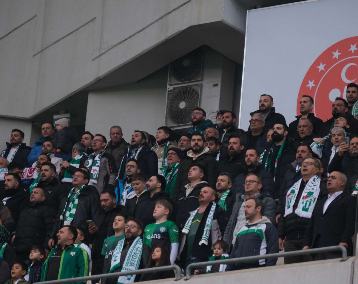 (FOTO GALERİ)Bursaspor-Aliağa FK maçından taraftar fotoğrafları
