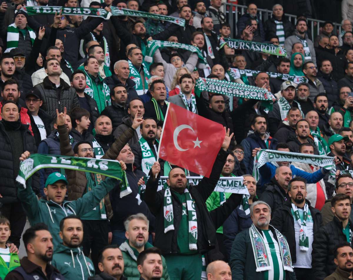 (FOTO GALERİ)Bursaspor-Aliağa FK maçından taraftar fotoğrafları