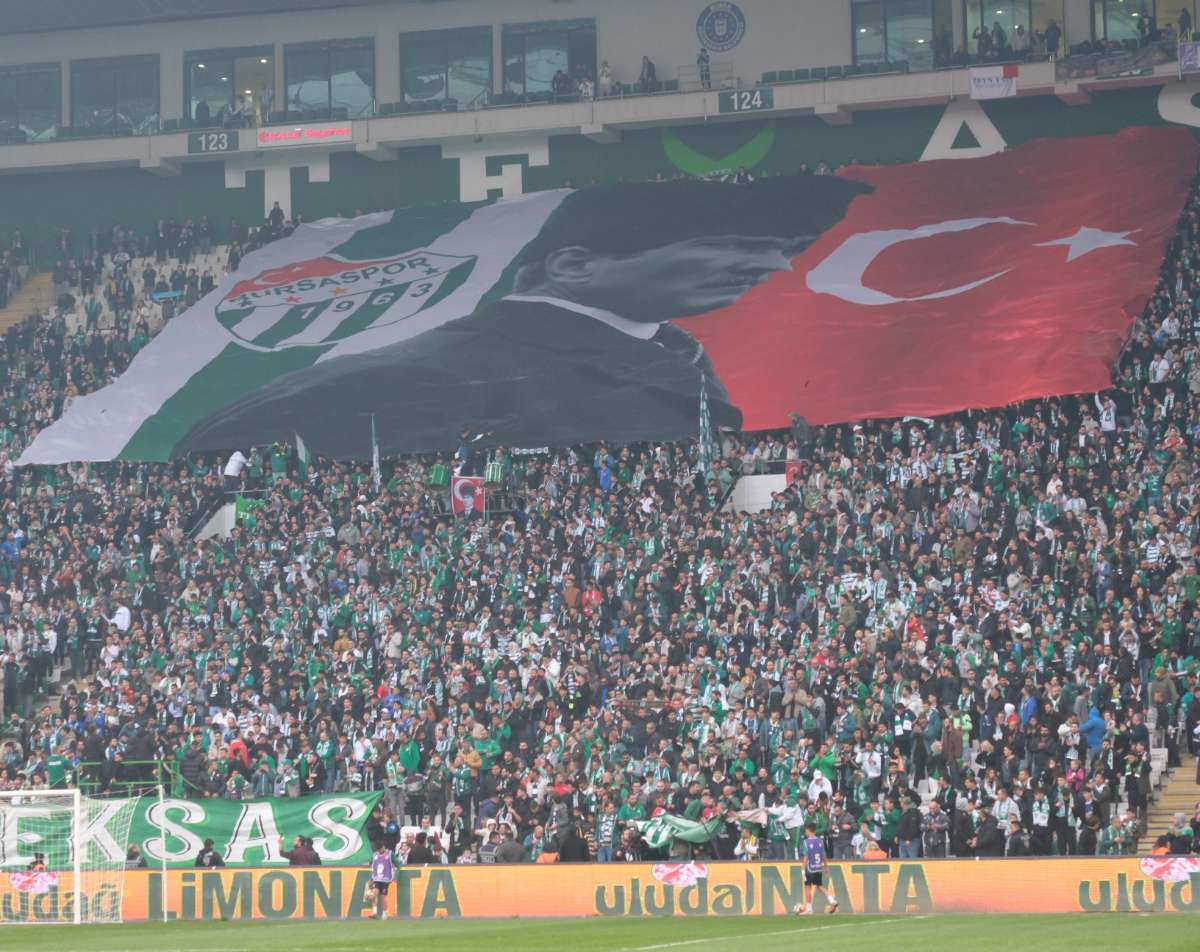 (FOTO GALERİ)Bursaspor-Aliağa FK maçından taraftar fotoğrafları