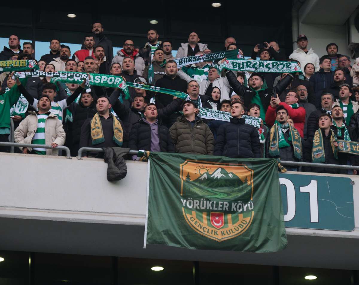 (FOTO GALERİ)Bursaspor-Aliağa FK maçından taraftar fotoğrafları