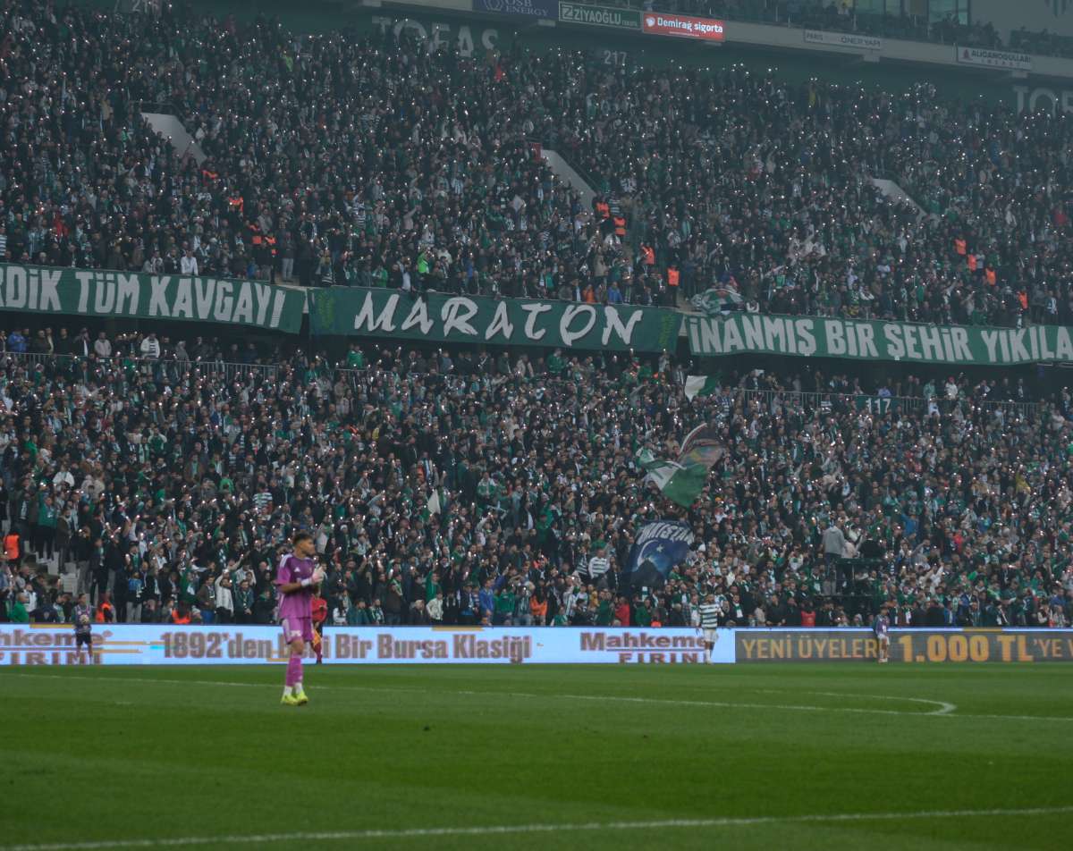 (FOTO GALERİ)Bursaspor-Aliağa FK maçından taraftar fotoğrafları