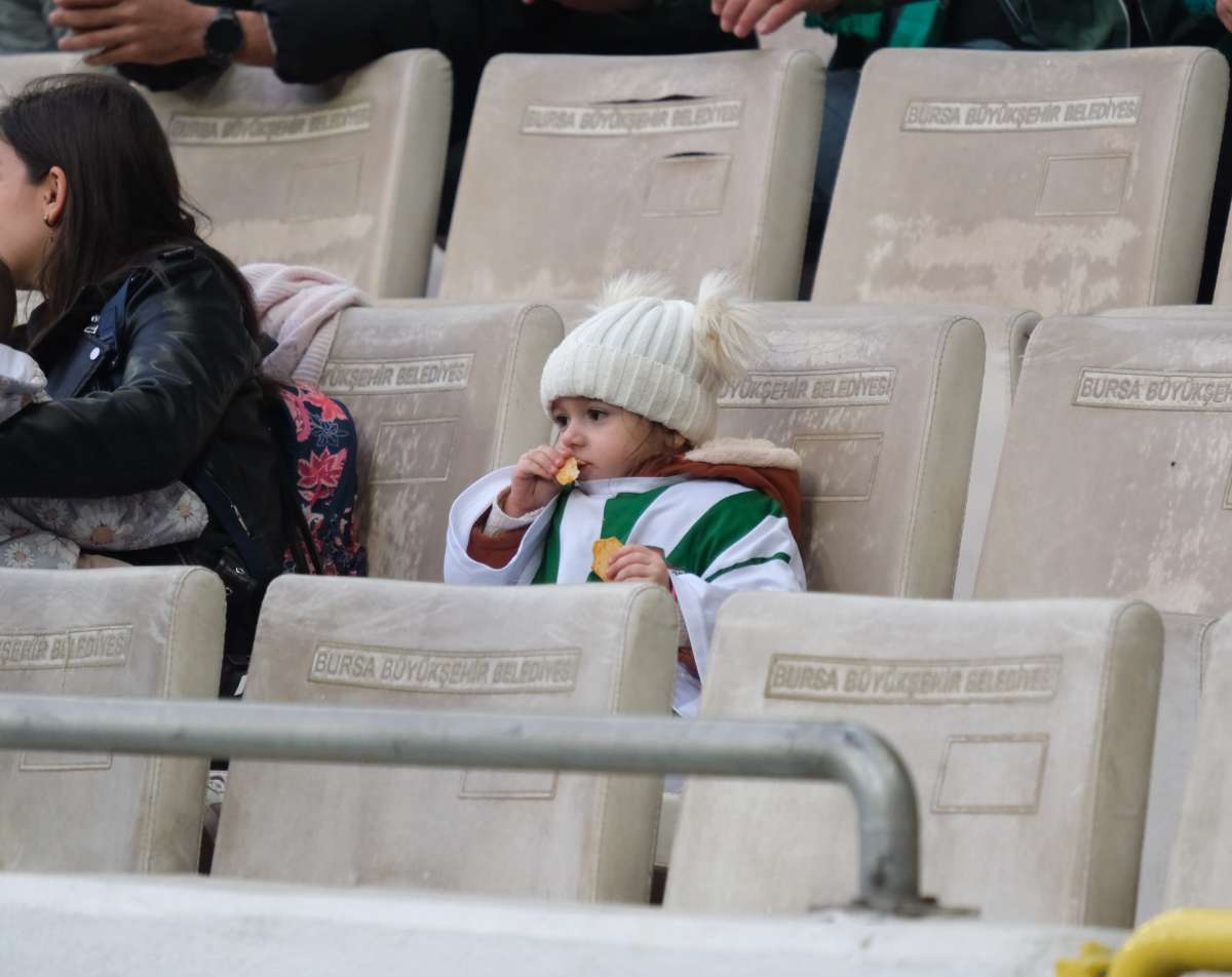 (FOTO GALERİ)Bursaspor-Aliağa FK maçından taraftar fotoğrafları