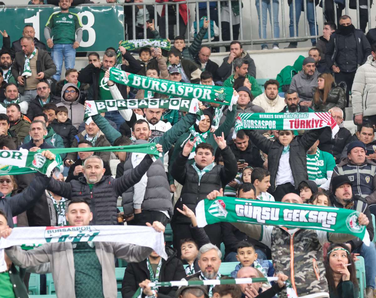 (FOTO GALERİ)Bursaspor-Aliağa FK maçından taraftar fotoğrafları