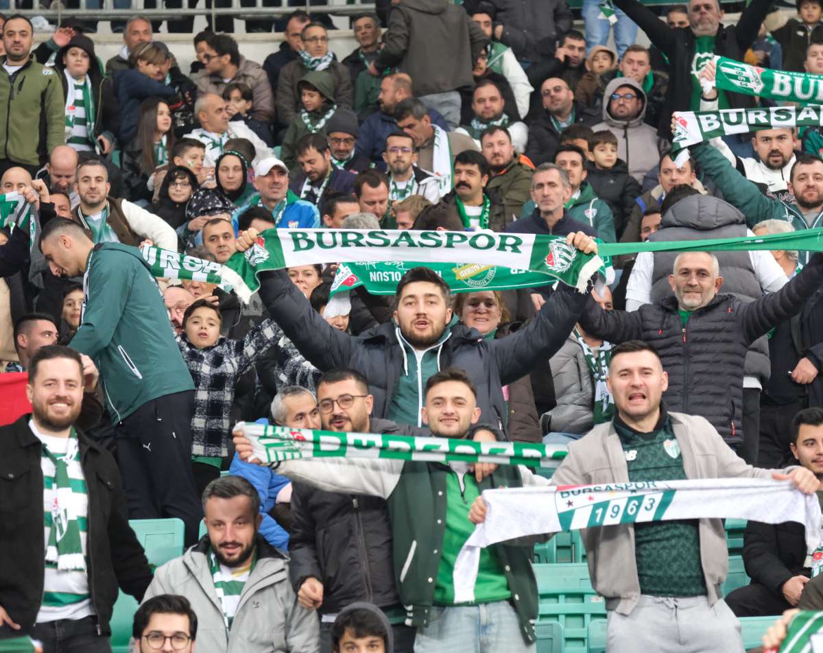 (FOTO GALERİ)Bursaspor-Aliağa FK maçından taraftar fotoğrafları